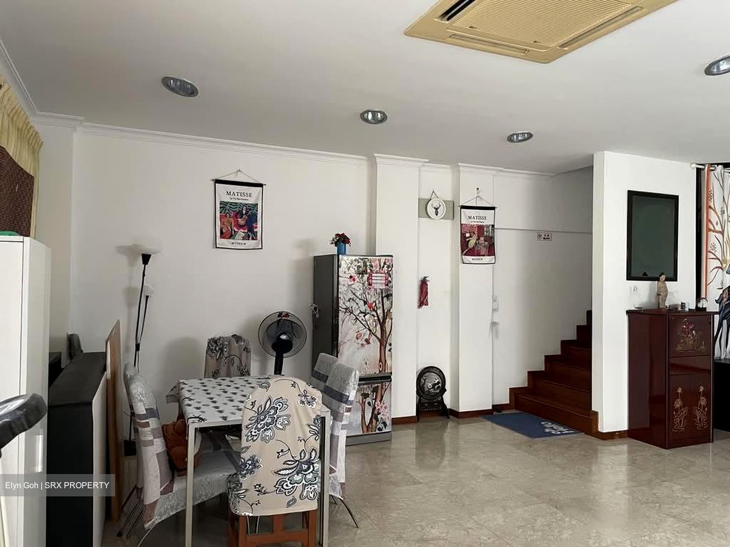 Lowland Road (D19), Terrace #599334821
